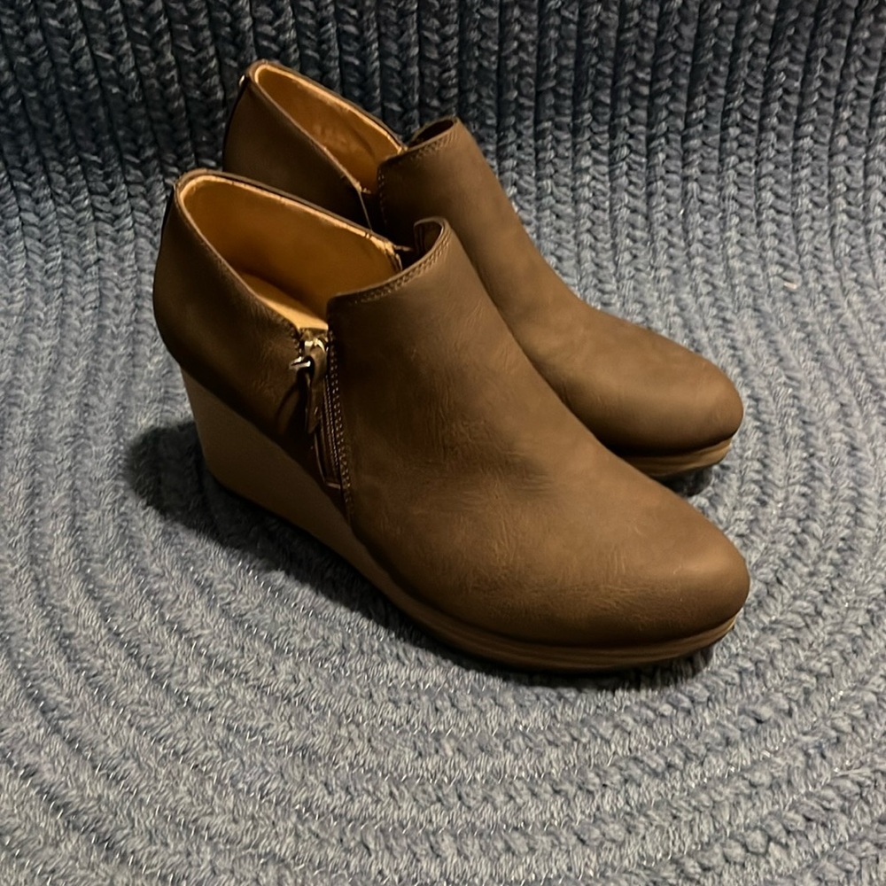 NWOB - Dr. Scholl’s - Zip Up - Ankle Boots - Brown - 11M